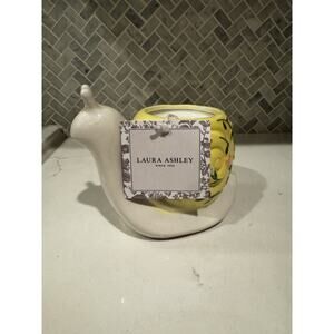 Laura Ashley Garden Party Snail Soy Bland Candle
